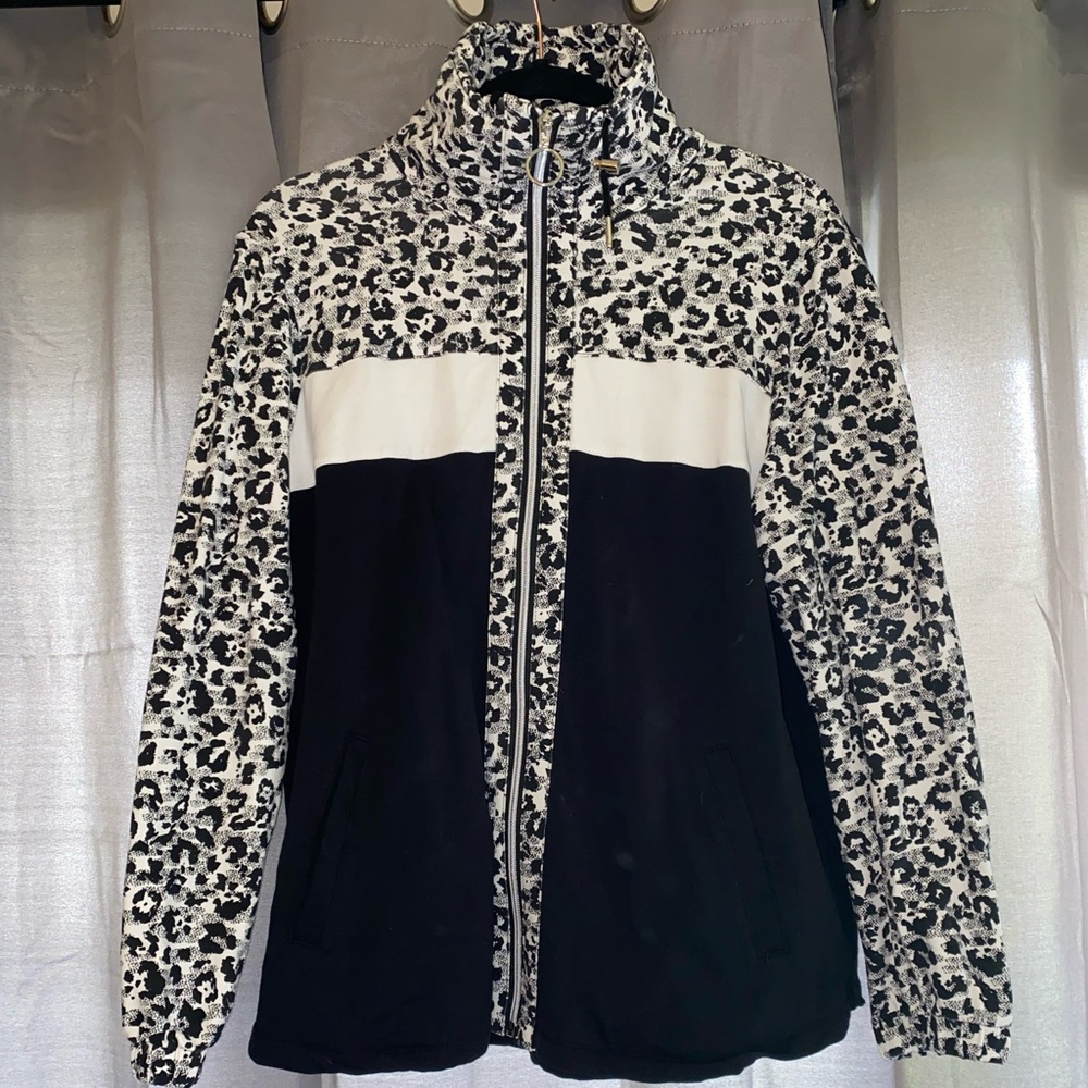 Black and white leopard zip up